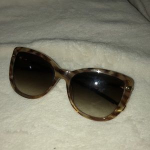 Louis Vuitton Tortoiseshell sunglasses large